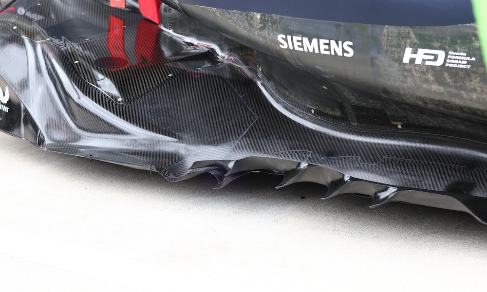 Red Bull RB21 floor