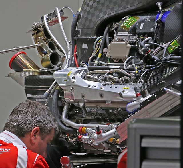 Marussia MR03