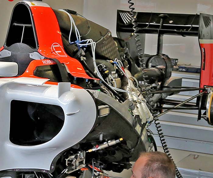 Marussia MR03